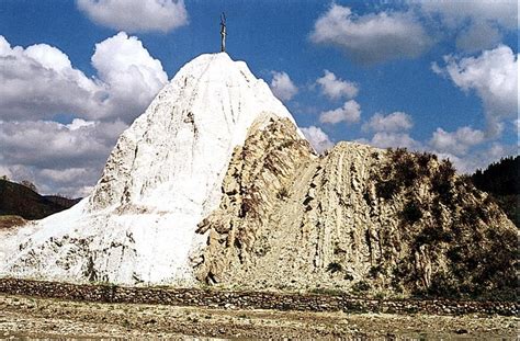 Piatra Albă „La Grunj” - Wikipedia                                ro.wikipedia.org