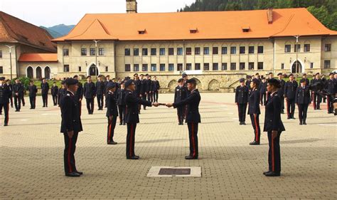 Cu Ce Medie Se Intra La Liceul Militar Campulung Moldovenesc